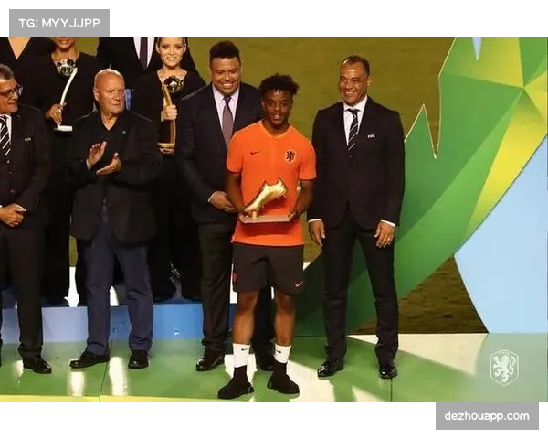 库拉索射手领跑预选赛射手榜 金靴之争渐入高潮